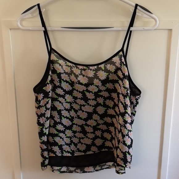 Light cropped tank top blouse - Picture 4 of 4